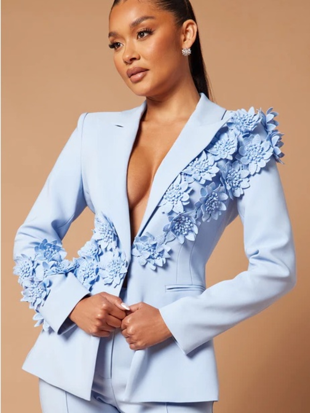 Lightw Blue Floral Appliqué Tailored Blazer